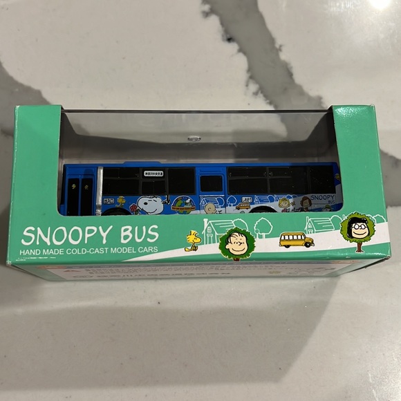 Snoopy Bus Hand Made Cold Cast Model Car - Picture 2 of 9